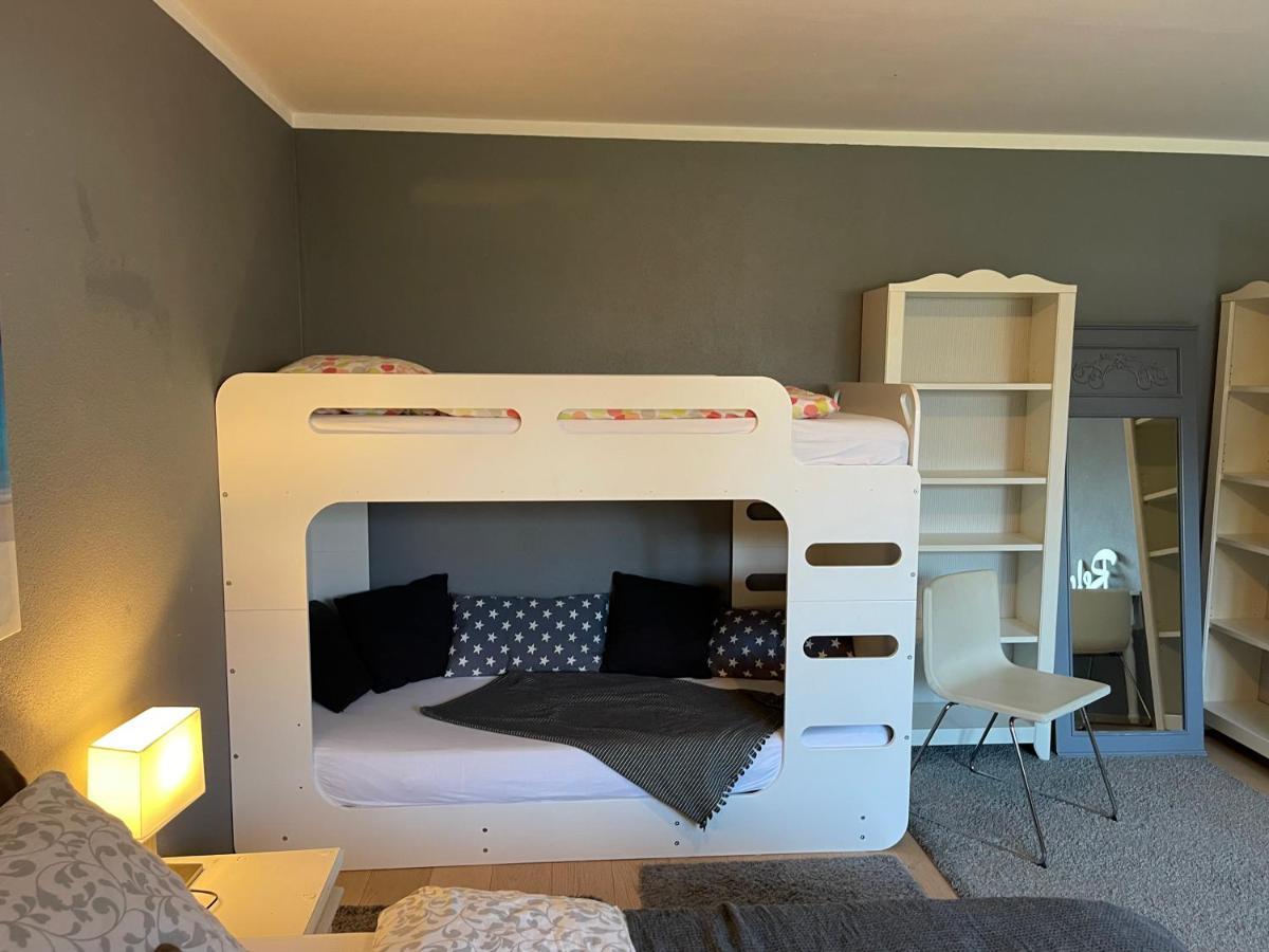 Appartment 53Qm Im Architektenhaus - 2 Schlafzimmer Mit Kueche Und Bad, Nur 2Min Von A8 - Ruhig Und Modern Irschenberg Exteriér fotografie